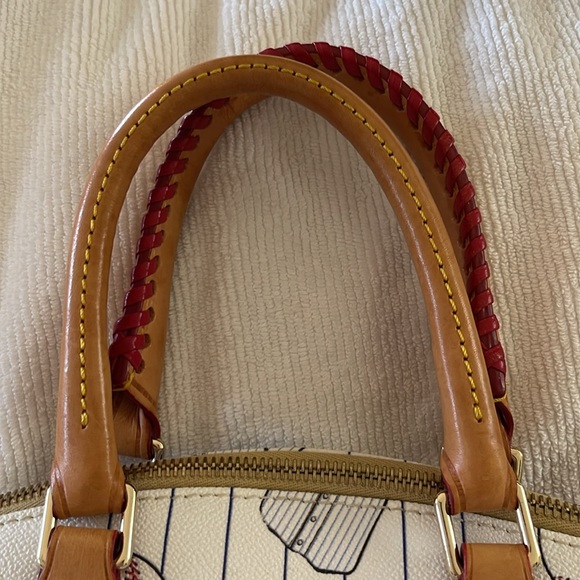 Dooney Bourke Chicago Cubs handbag - Picture 3 of 11